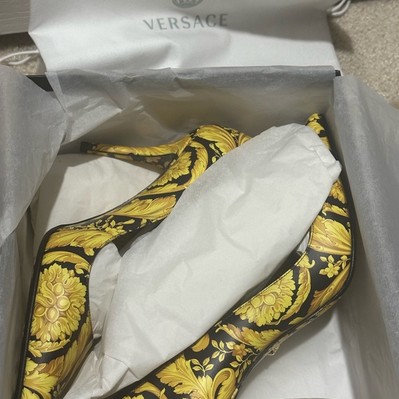Versace Barocco heels - Picture 9 of 11
